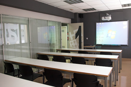 St. George's English Academy (Bilbao - Leioa), Escuela de inglés en Bilbao,Bizkaia
