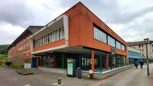 Arrigorriagako eskola, Institución educativa pública en Arrigorriaga,Bizkaia