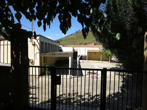 Escola Pública Rossend Giol Zer Baix Priorat, Institución educativa pública en Porrera,Tarragona