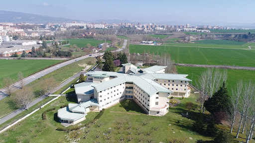 Colegio Mayor Santa Clara, Escuela religiosa en Cizur Menor,Navarra