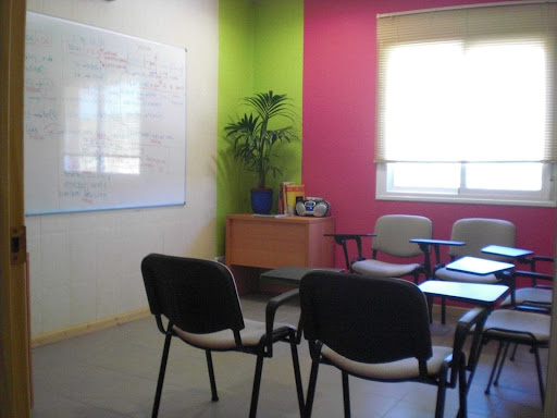 Academia de Idiomas MARICH, Escuela de idiomas en Alcaucín,Málaga