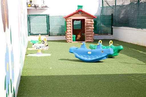 Centro de educación Infantil El Árbol, Agencia de cuidado infantil en Sanlúcar la Mayor,Sevilla