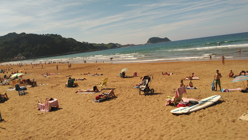 Escuela de Surf de Zarautz, Escuela en Zarautz,Gipuzkoa