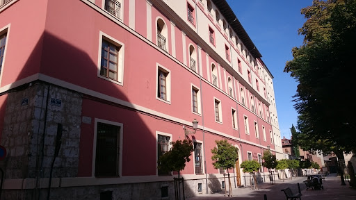 Colegio Jesús y María - Fundación Vedruna Educación, Escuela charter en Valladolid,Valladolid