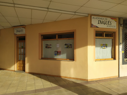 Academia de inglés McKenzie, Escuela en León,León
