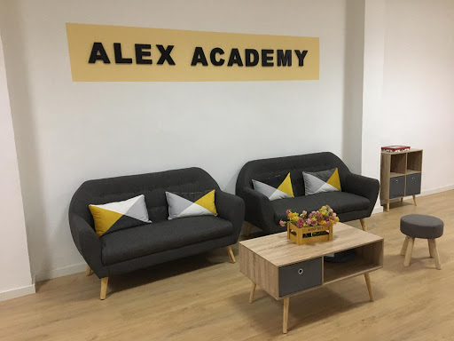 Academia de inglés, repaso y orientación educativa, Centro educativo en Catarroja,Valencia
