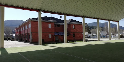 Colegio Público Piñera, Institución educativa pública en Vega de Espinareda,León