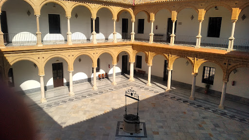 Universidad de Osuna, Escuela en Carrión de los Céspedes,Sevilla