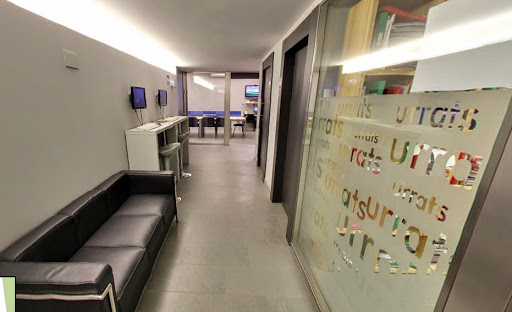 Urrats Euskaltegia - Karlos I, Escuela de idiomas en Donostia-San Sebastian,Gipuzkoa