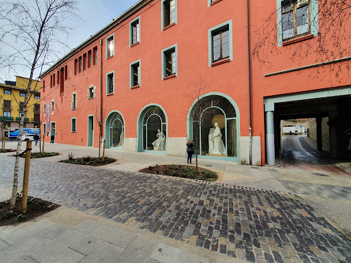 Escola d'Art i Superior de Disseny d'Olot, Escuela en Olot,Girona