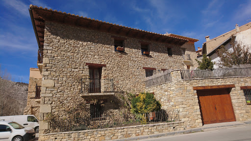 ASADOR VILLARROYA, Restaurante en Villarroya de los Pinares,Teruel