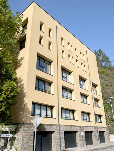 Peares centro de inmersión lingüística, Escuela de idiomas en O Saviñao,Lugo