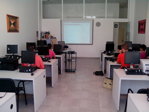 Poniente Formacion, Escuela vocacional en Loja,Granada