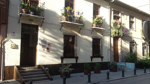 Escuela Montalban, Escuela de idiomas en Granada,Granada