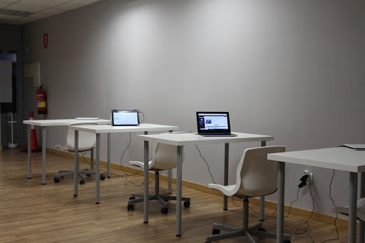 Autoescuela GT.18, Área de capacitación de conductor de alumno en El Puig de Santa Maria,Valencia